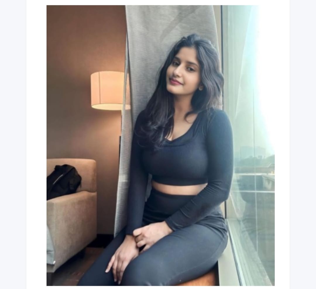 Riya - Premium Escort in Bandra