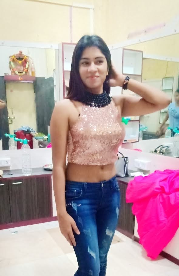 Shreya - Premium Escort in Bandra