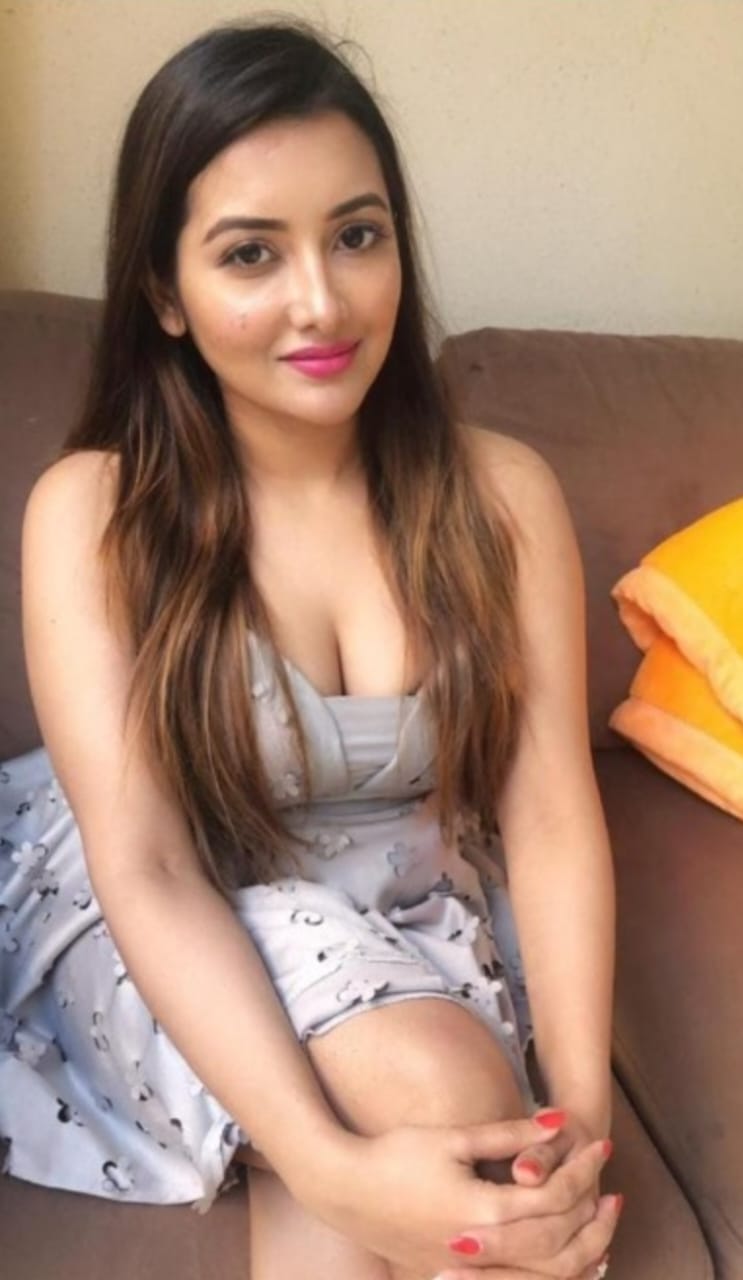 Aarti - Premium Escort in South Mumbai